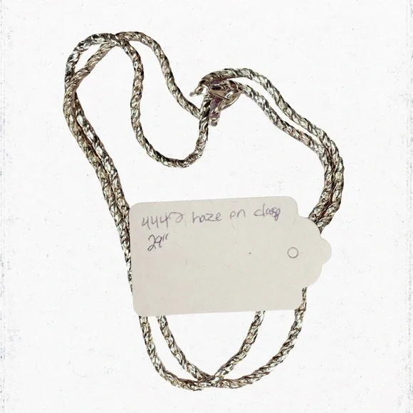 4447. Goldtone Thick Chain - Picture 3 of 3